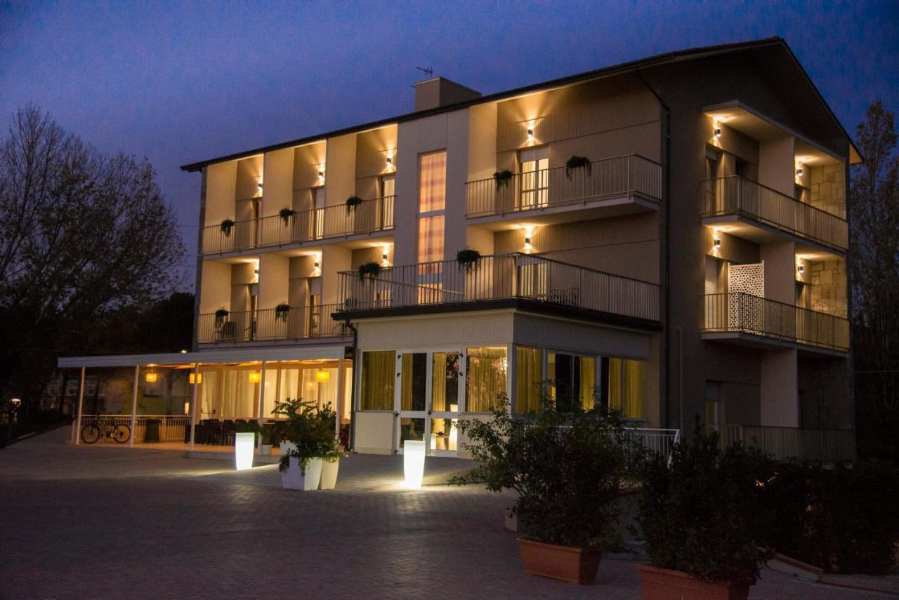 Infinity Hotel Cervia Exterior foto